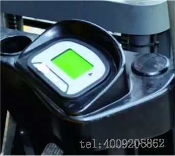 三支點(diǎn)電動叉車(圖2) 三支點(diǎn)電動叉車(圖2)