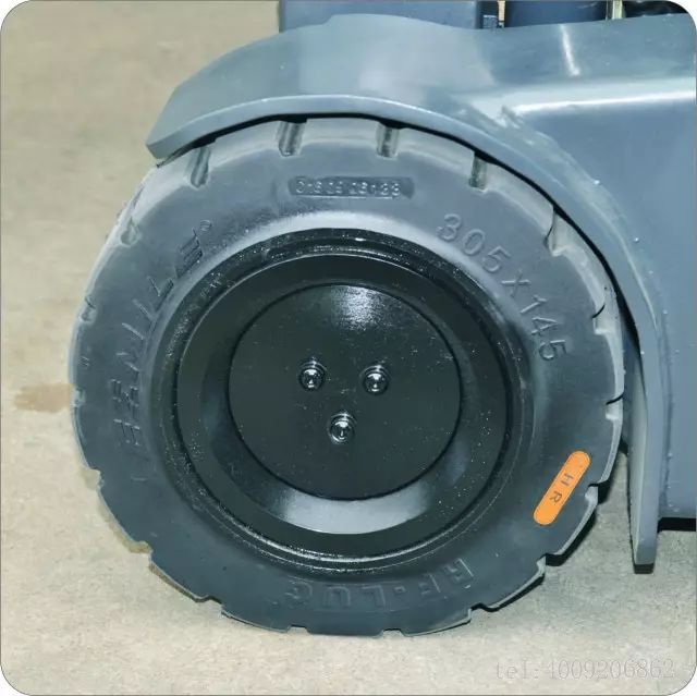 三支點(diǎn)電動叉車(圖6) 三支點(diǎn)電動叉車(圖6)