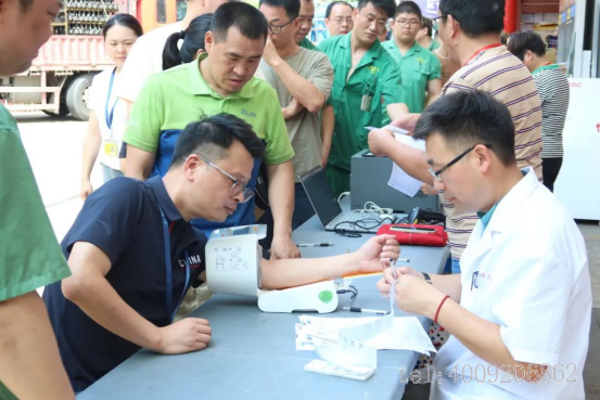 點(diǎn)滴聚愛(ài)心,公司組織開(kāi)展公益獻(xiàn)血活動(dòng)(圖2) 點(diǎn)滴聚愛(ài)心,公司組織開(kāi)展公益獻(xiàn)血活動(dòng)(圖2)